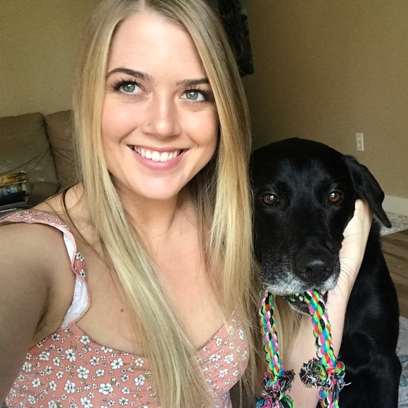 Meet your Posher, Jessica - Picture 1 of 1